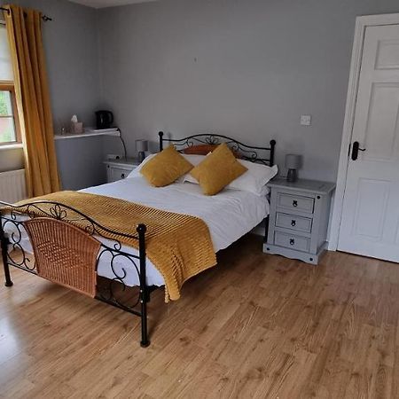 The Madden Guest House Gilford 外观 照片