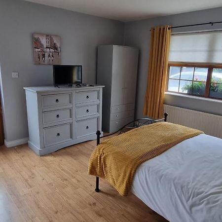 The Madden Guest House Gilford 外观 照片